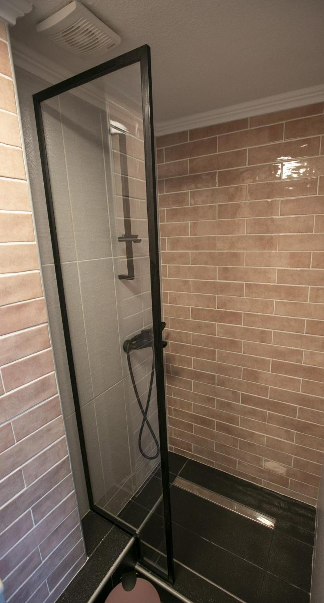 Castle View Luxury Apartment With Free Private Parking 卡瓦拉 外观 照片